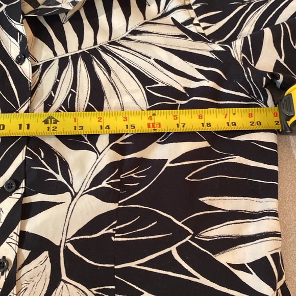 Chico’s - women’s tropical blouse. Size 2X - Picture 6 of 8